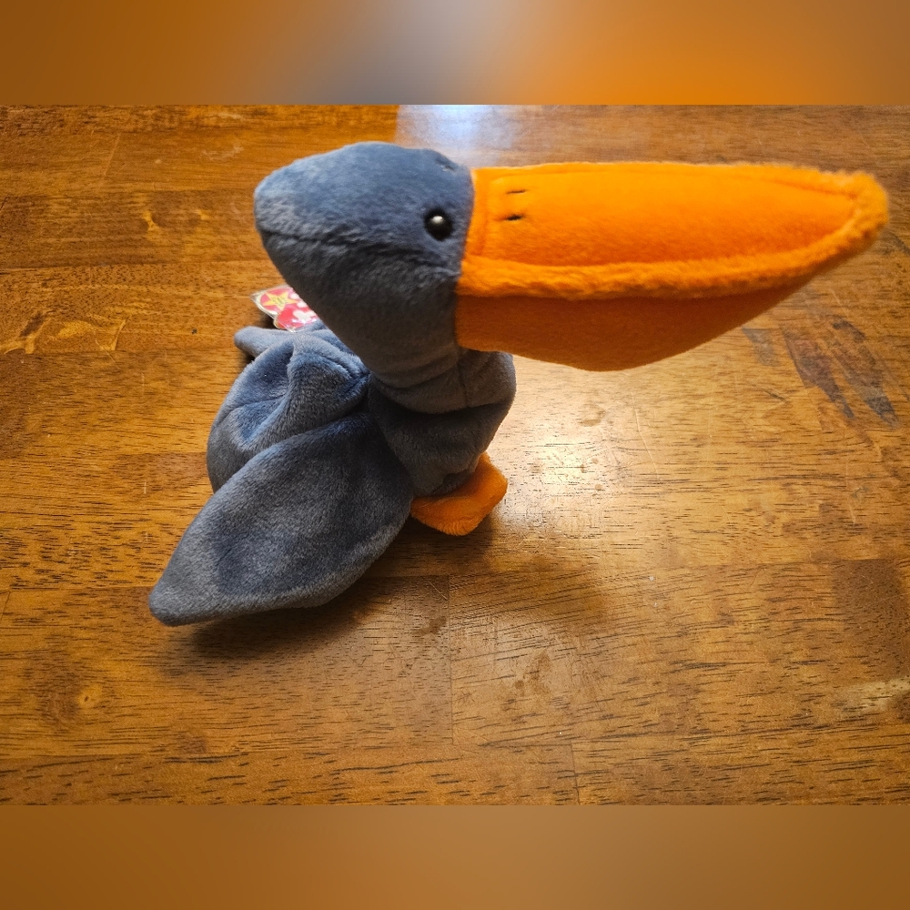 ty Beanie Baby Collectible "Scoop " the Pelican. - Picture 3 of 6